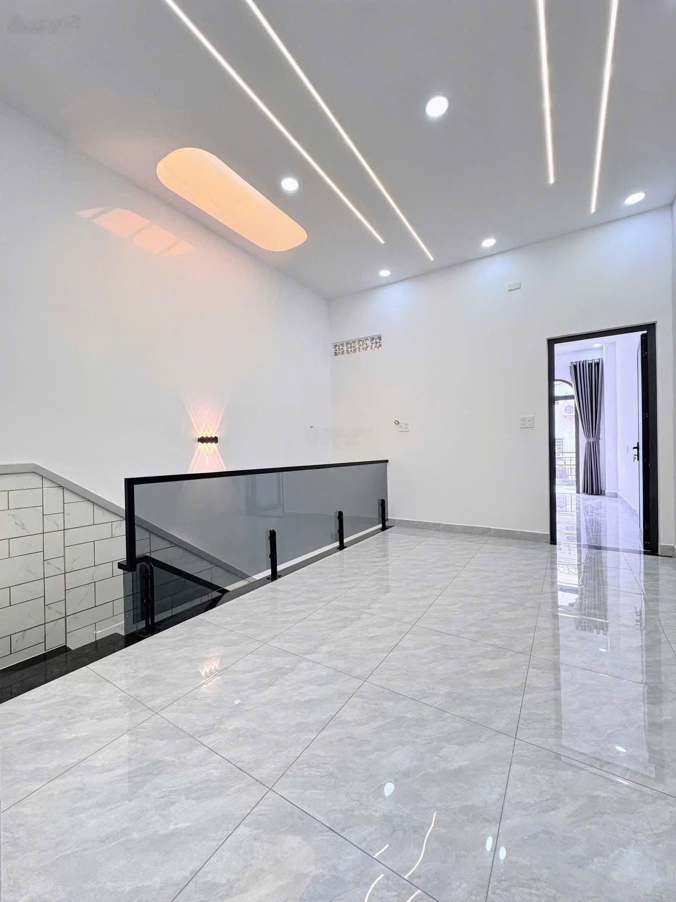 Bán Nhà Chợ Đầu Mối Bình Điền, 6x20 1 lầu. Giá 820 triệu. Cho thuê được 20 triệu/ tháng