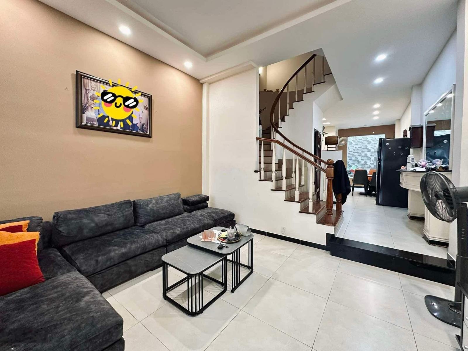 Chủ xuất ngoại cắt lỗ 300tr-nhà hxh bạch đằng p2-56m2-3 tầng-tặng nội thất 240tr-giá sốc 3.27 tỷ