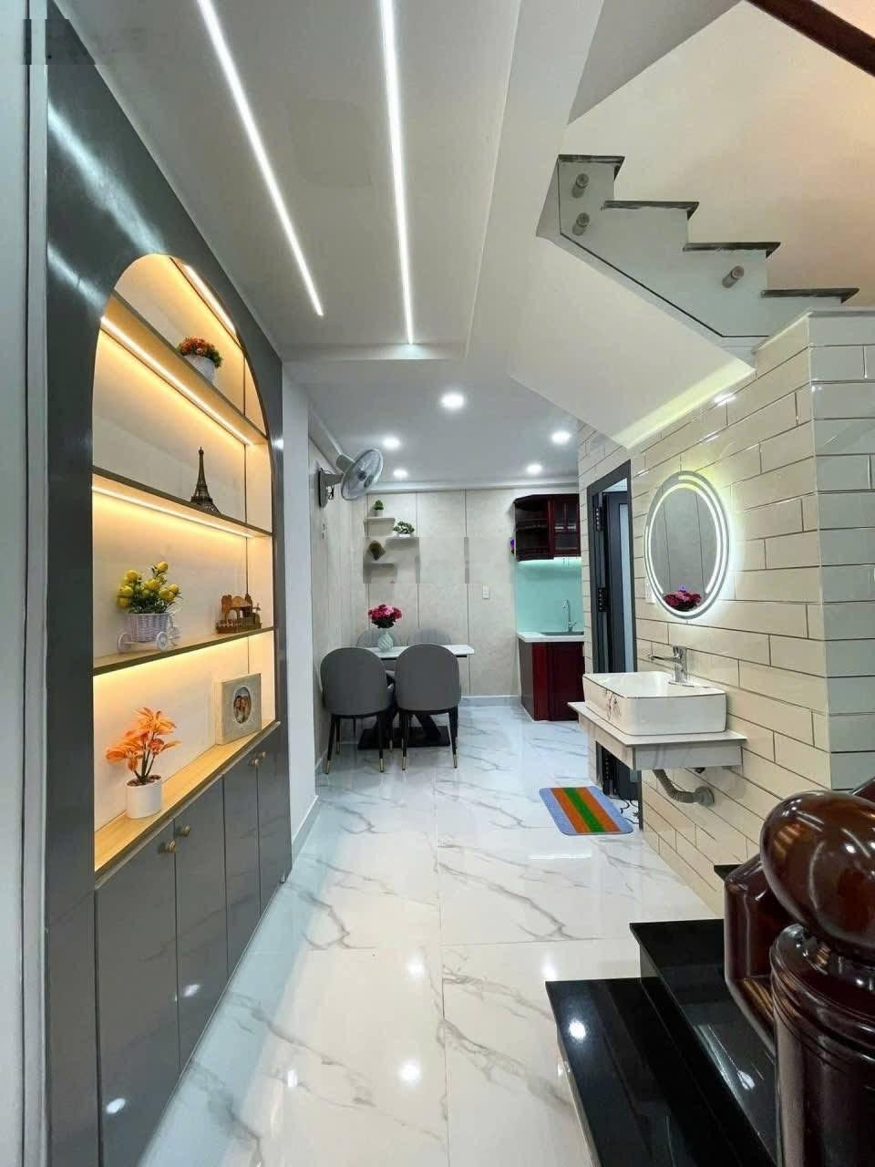 Tôi chính chủ bán gấp nhà Trương Quốc Dung, Phú Nhuận. Nhà 1trệt 2lầu,Sổ ngay giá 4tỷ080/52,1m2