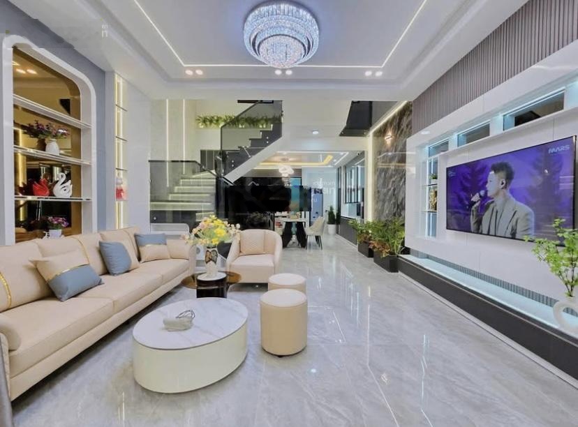 Nhanh tay kẻo hết, căn nhà vừa nhậ giá 3tỷ680 - Nguyễn Đình Chiểu, Phú Nhuận| nhà 3 lầu SHR, hẻm 5m