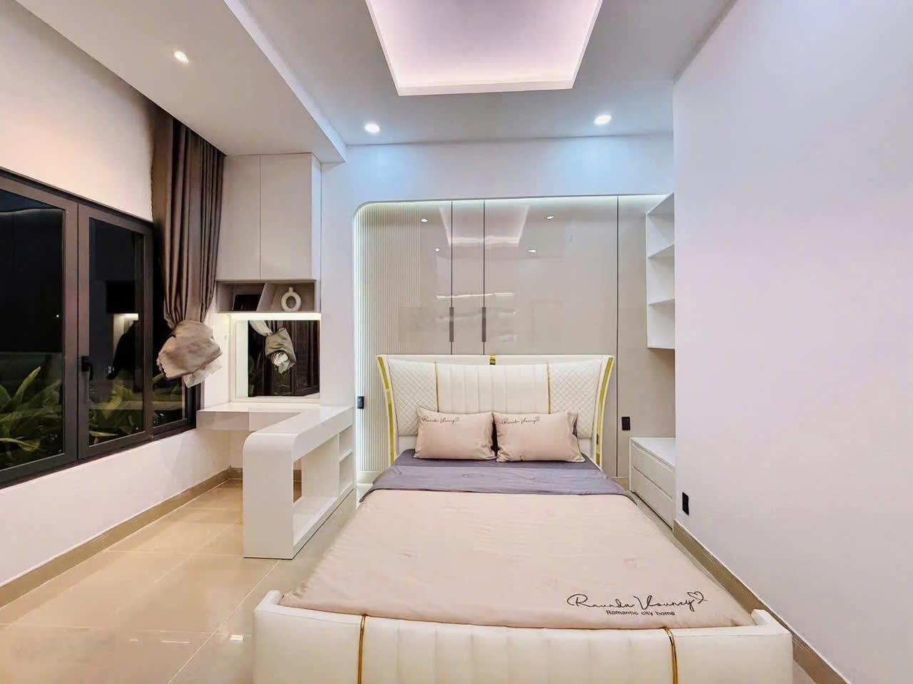 Bán nhà ngay Ba Vân, Tân Bình.Giá 4 tỷ 320tr,nhà cho thuê 12tr.Đường ô tô. DT:56,9m2. Lh 0984555724