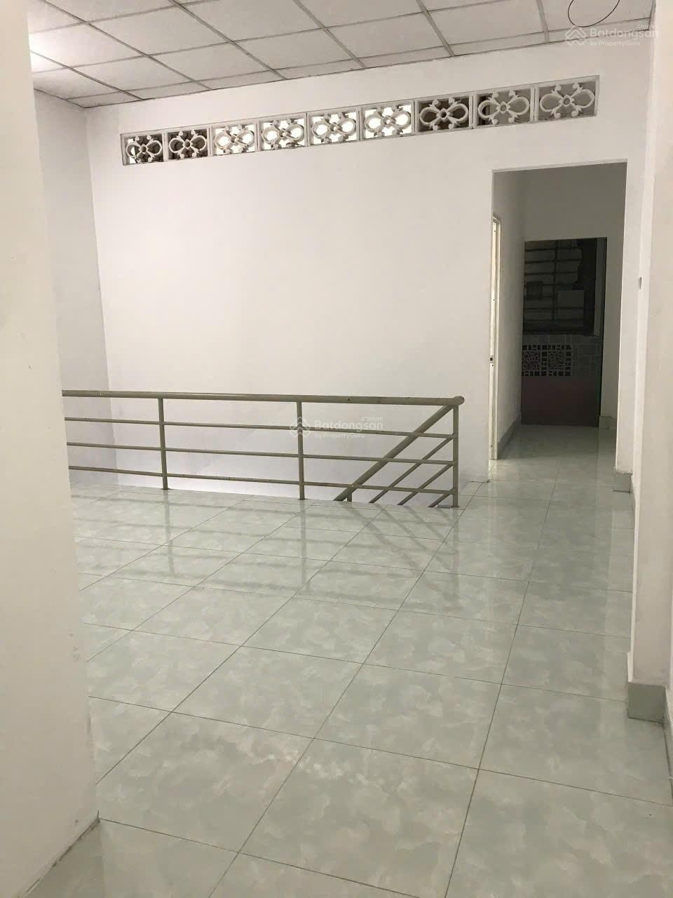 Xuất cảnh bán gấp - Bán nhà Trần Thánh Tông 53m² 2 tầng - 5.8 tỷ