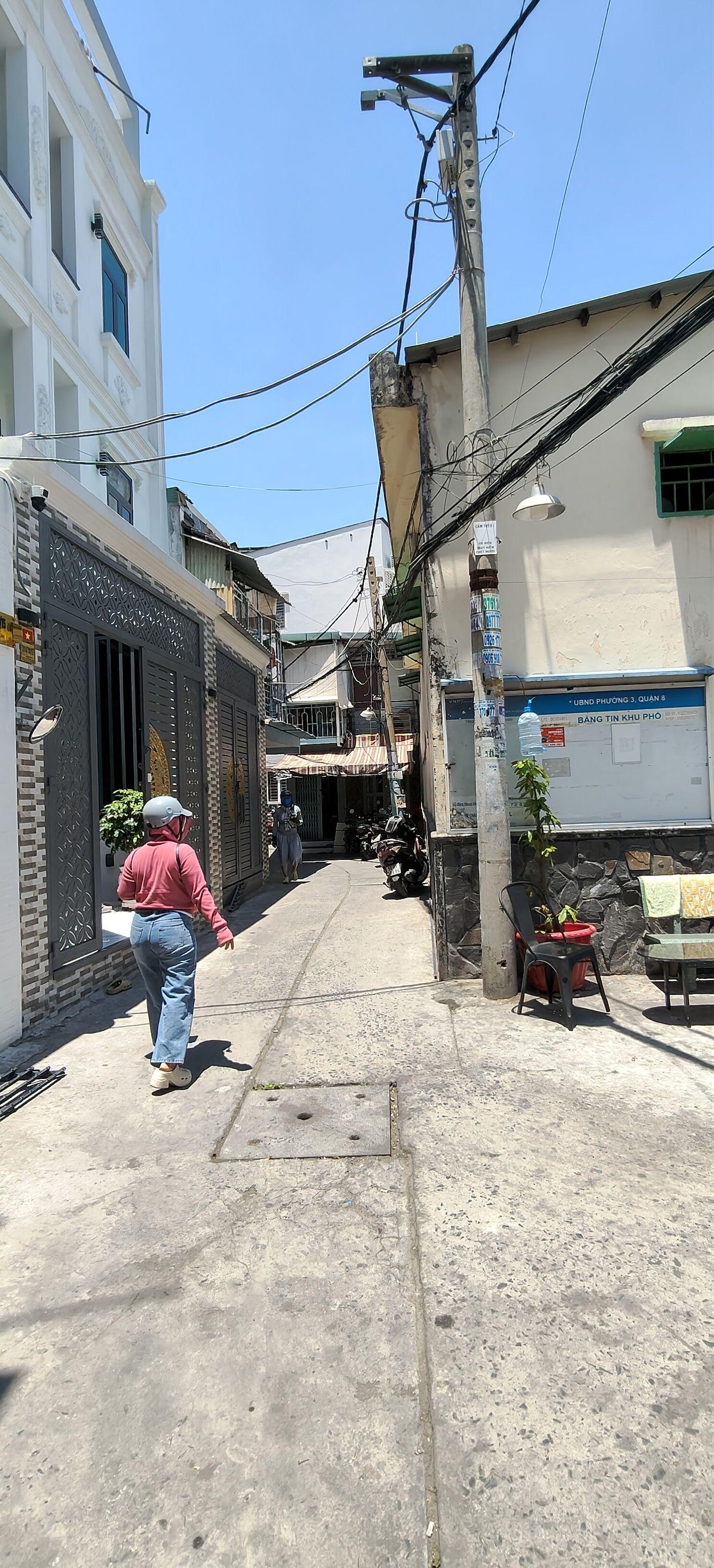 1.7 tỷ có nhà hxh trung tâm q8 có hộ khẩu sài gòn