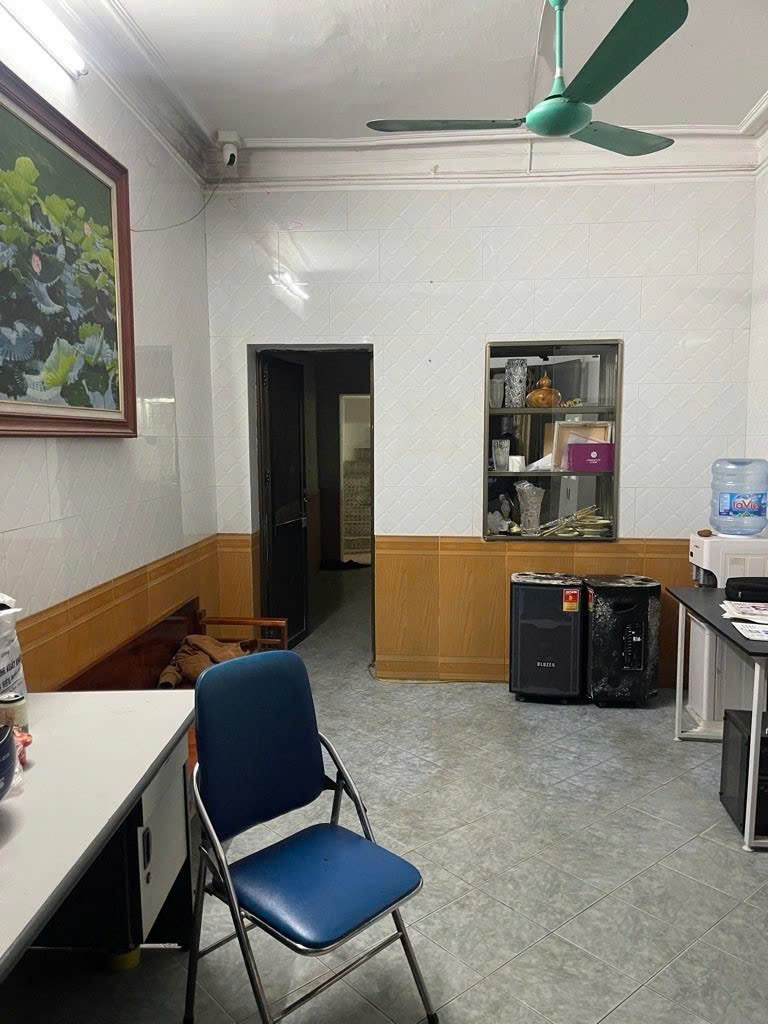 Bán nhanh căn nhà tại ngõ 120 Thượng Đình, 55m², 3 tầng, mặt tiền 4m, giá 13.5 tỷ.