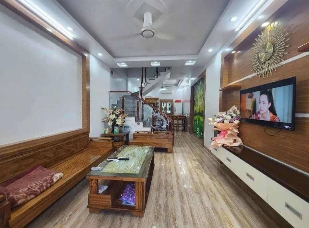 Bán nhà ngay La Khê, 42m2 x 5 tầng, giá 8.42 tỷ, ở ngay, ngõ nông, ô tô gần