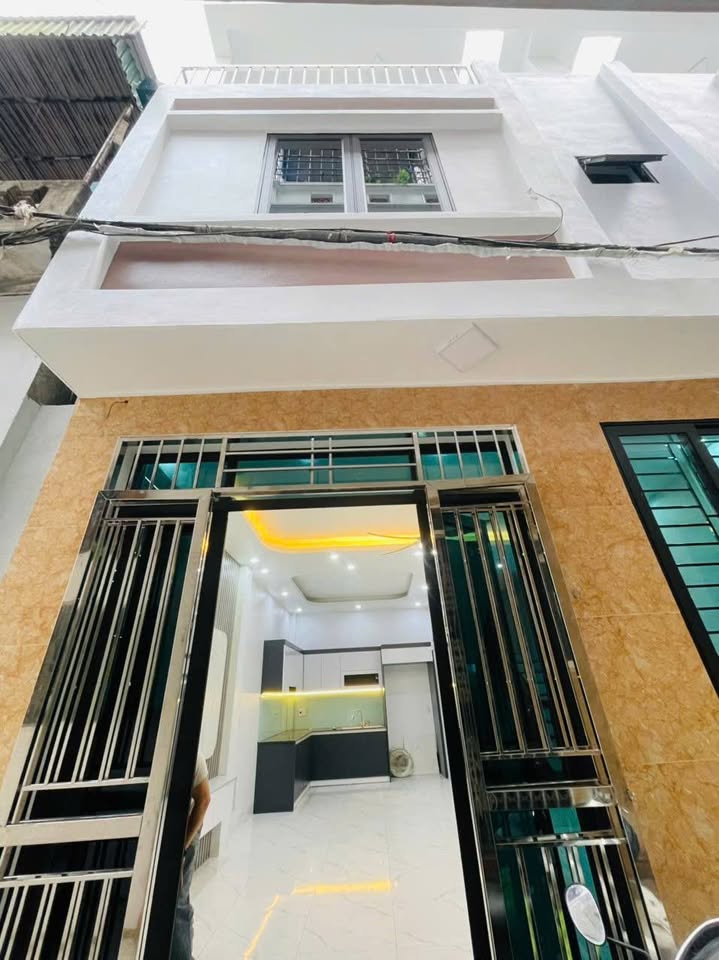 Bán nhà 3 tầng Kỳ Bá, thành phố Thái Bình, ngõ ô tô qua nhà