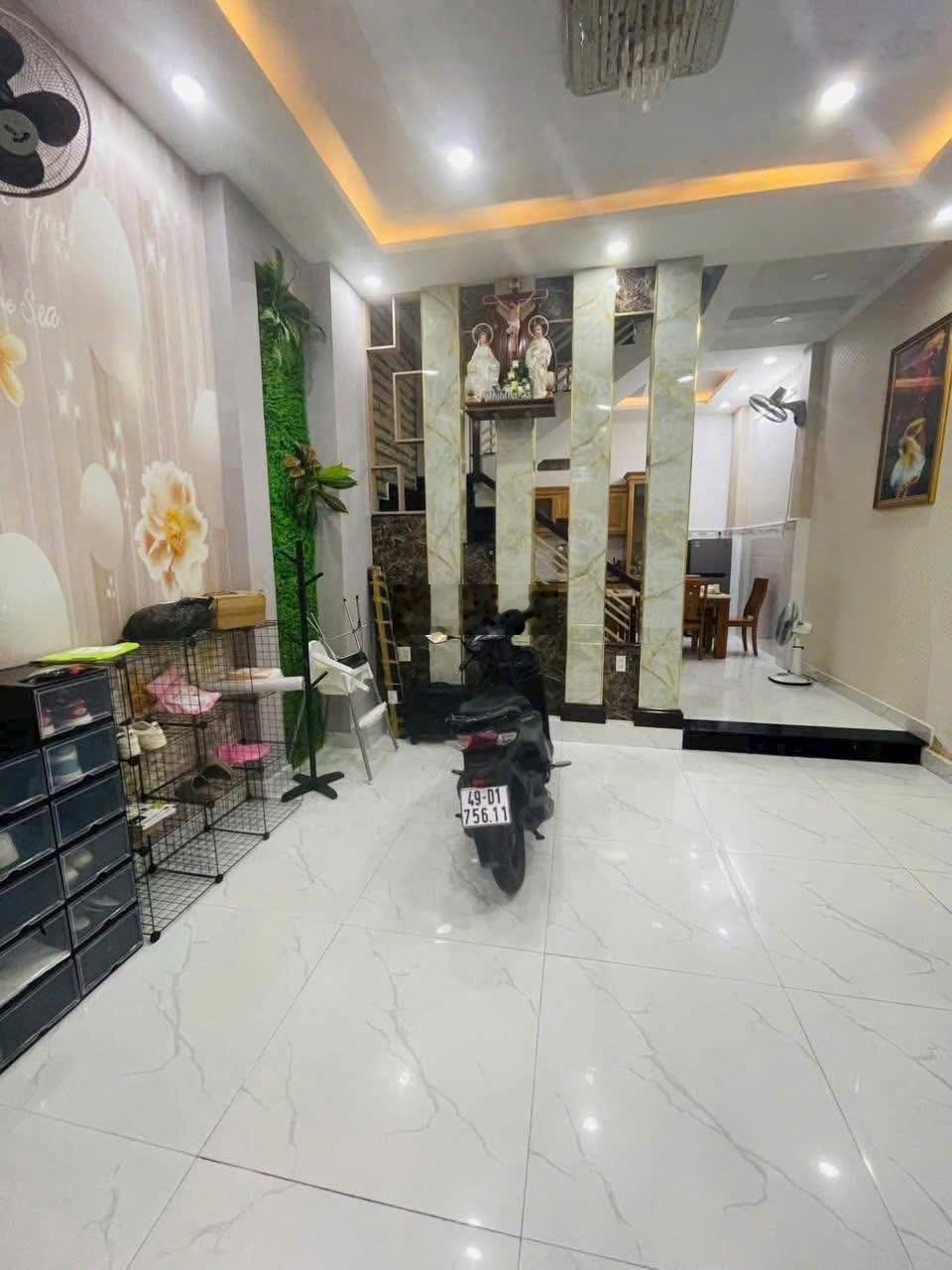 Nhà 2 lầu Âu Dương Lân, P3 Q8, gần Aeon . Giá 2 tỷ 950 (TL)- đường 5m, đang cho thuê 15 triệu/tháng