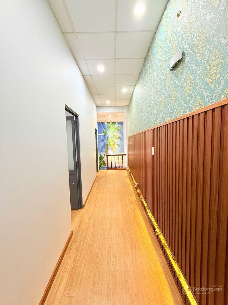 Vị trí tốt - nhà đẹp - 56m2 - thông Lạc Long Quân với Lý Thường Kiệt - chỉ 5.2 tỷ