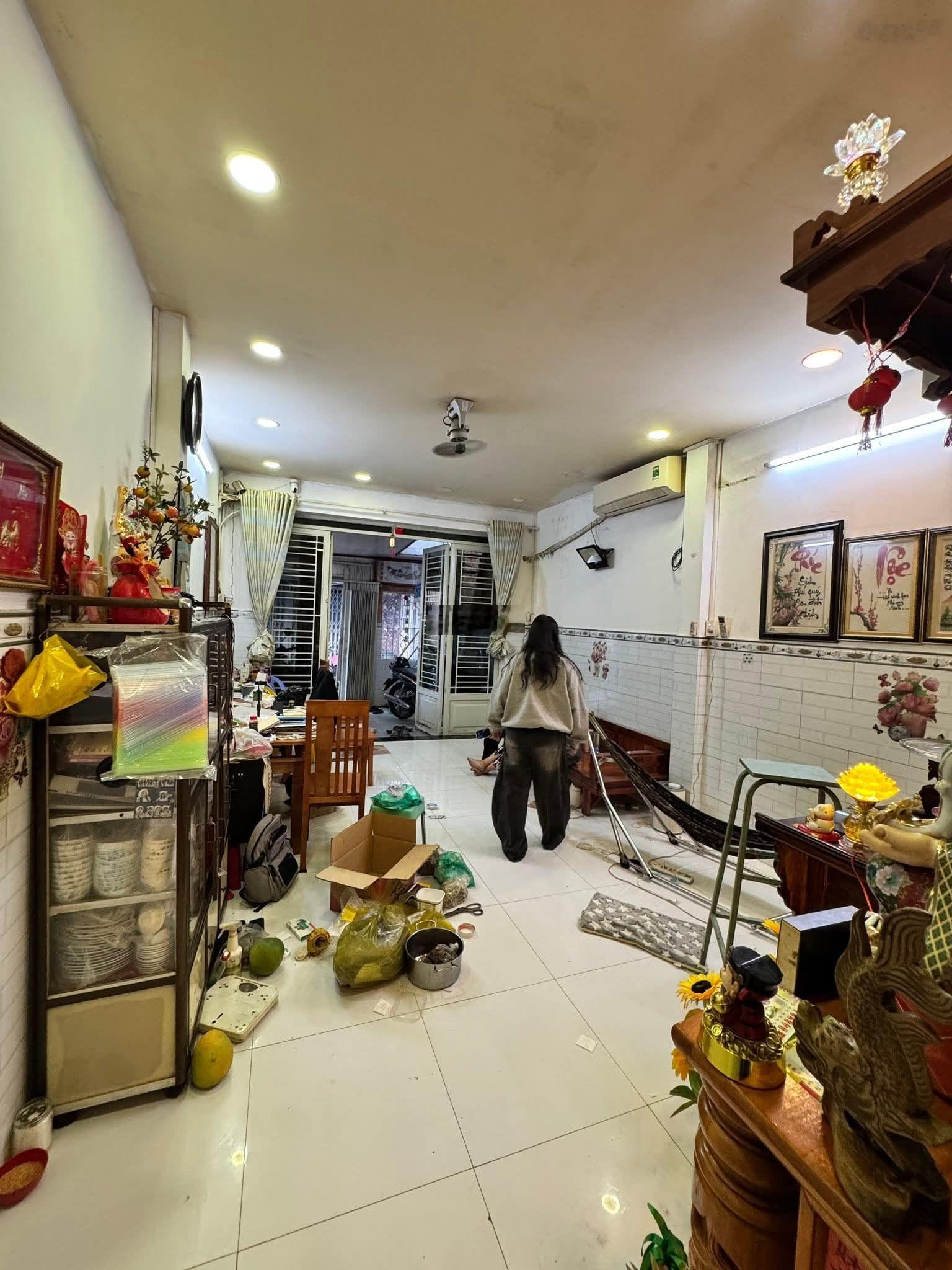 Nhà 4.15m x 16m, trệt 1 lầu, hẻm Lạc Long Quân gần Đầm Sen