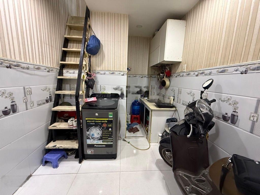 Quận 4 - Đoàn Văn Bơ - 13m2, 3 tầng, 2PN, 2WC - 1,57 Tỷ