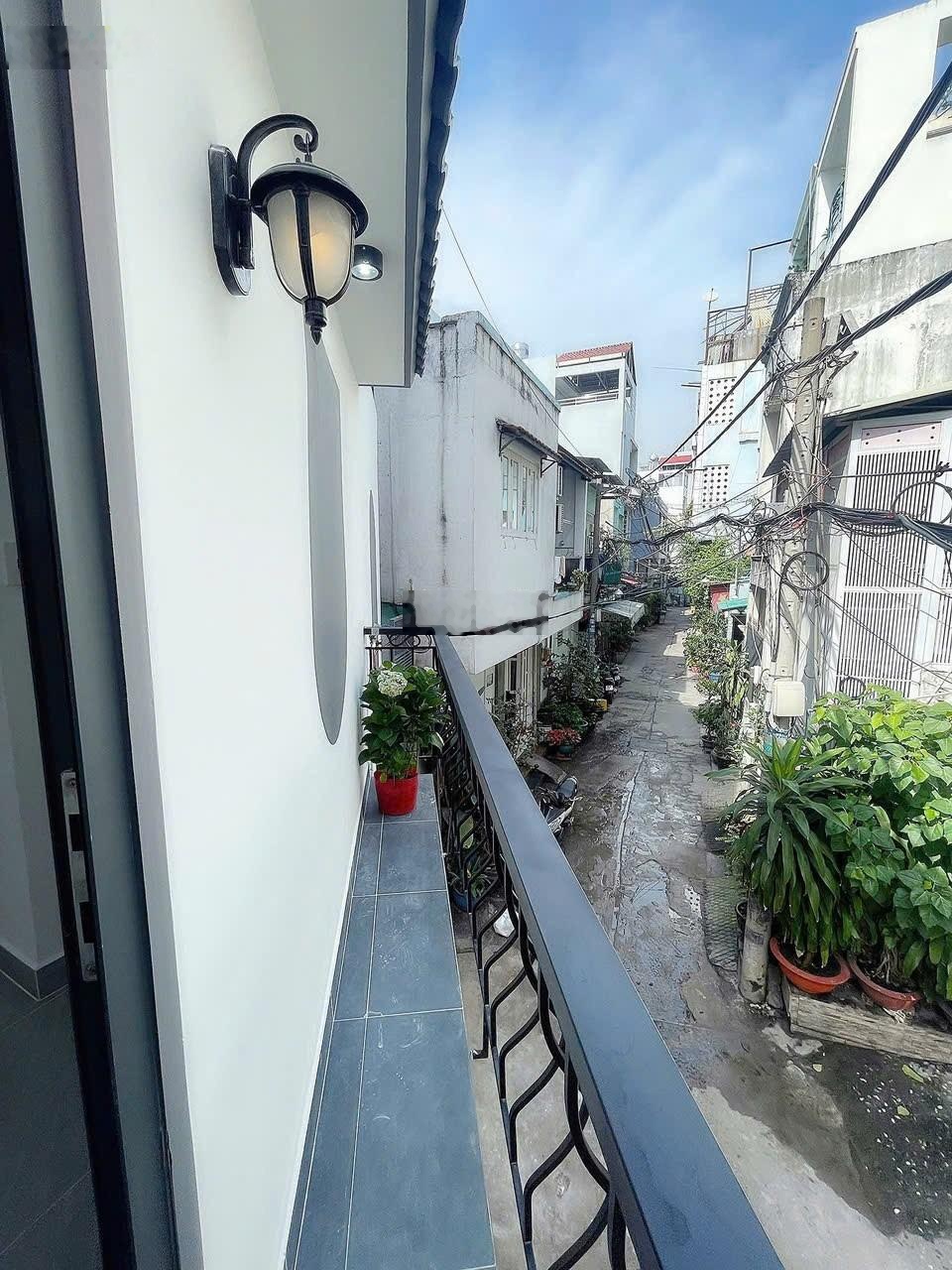 Xuất cảnh bán gấp - Bán nhà Âu Cơ 12m² 2 tầng - 2.3 tỷ