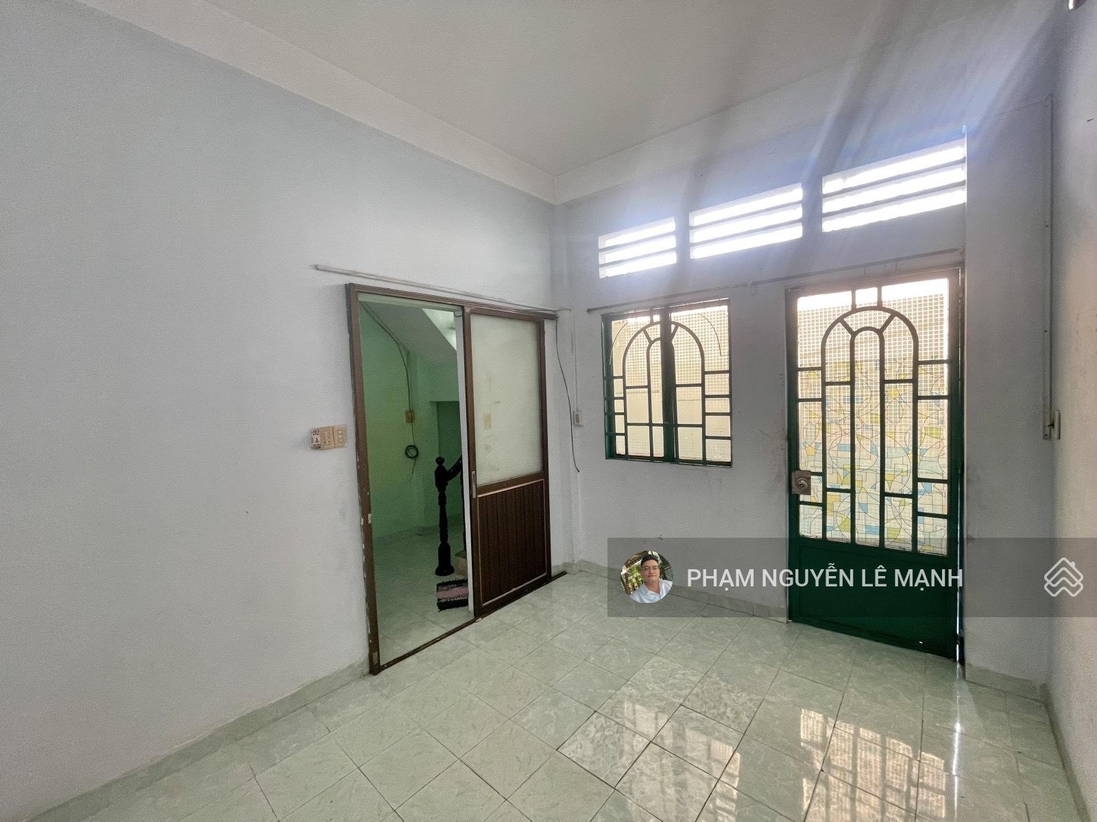 Bán nhà lạc long quân p.8 tân bình hẻm 3m gần hxh 3 tầng 5 x 4.8 3,95t