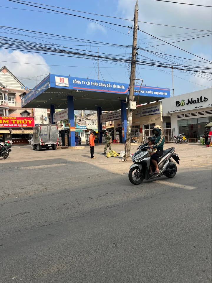 Bán đất tại xã Thạnh Phú (cũ), gần chợ, trường cấp 2, cách cây xăng khoảng 600m, nay là phường Tân Triều, giá 1.2 tỷ