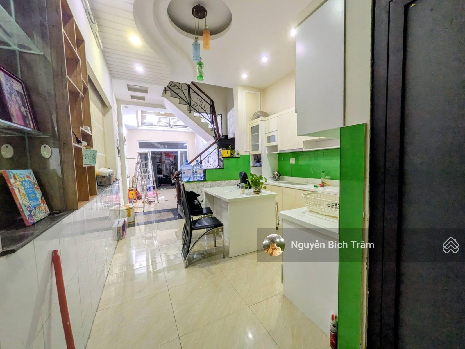 Siêu phẩm Lạc Long Quân - Hẻm 1/ rộng 6m thông - 5 tầng BTCT - Khu dân cư lâu năm. Hơn 5 tỷ