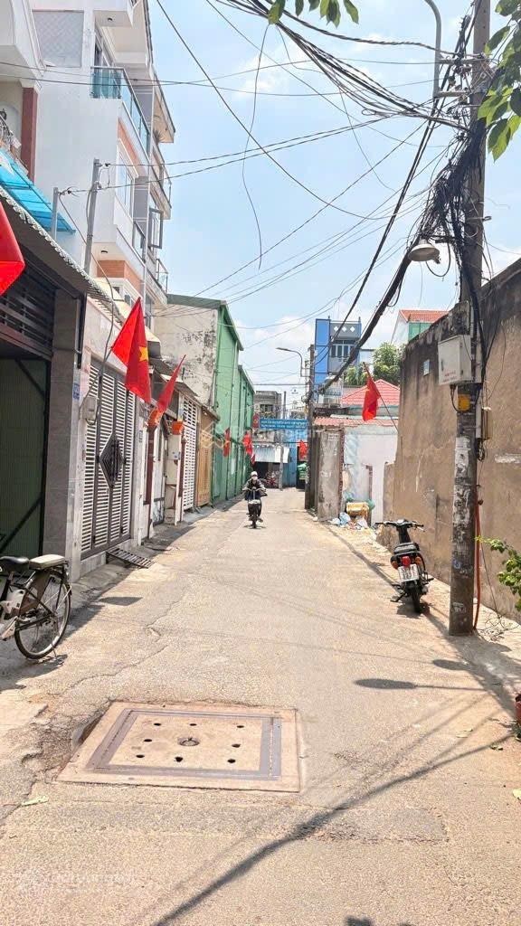 Căn góc 2 tầng-ngay chợ tân trụ-tân bình-hẻm xe hơi thông-45m2-5.7 tỷ (tl).