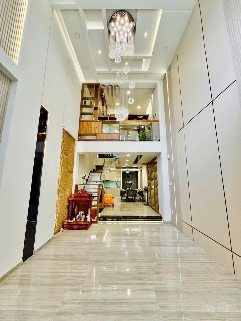 Nhà đẹp giá tốt Huỳnh Lan Khanh p2 Tân Bình. Giá: 4,2 tỷ. DT: 80m2. 4Tầng. 4PN 6WC. Sổ Hồng Riêng