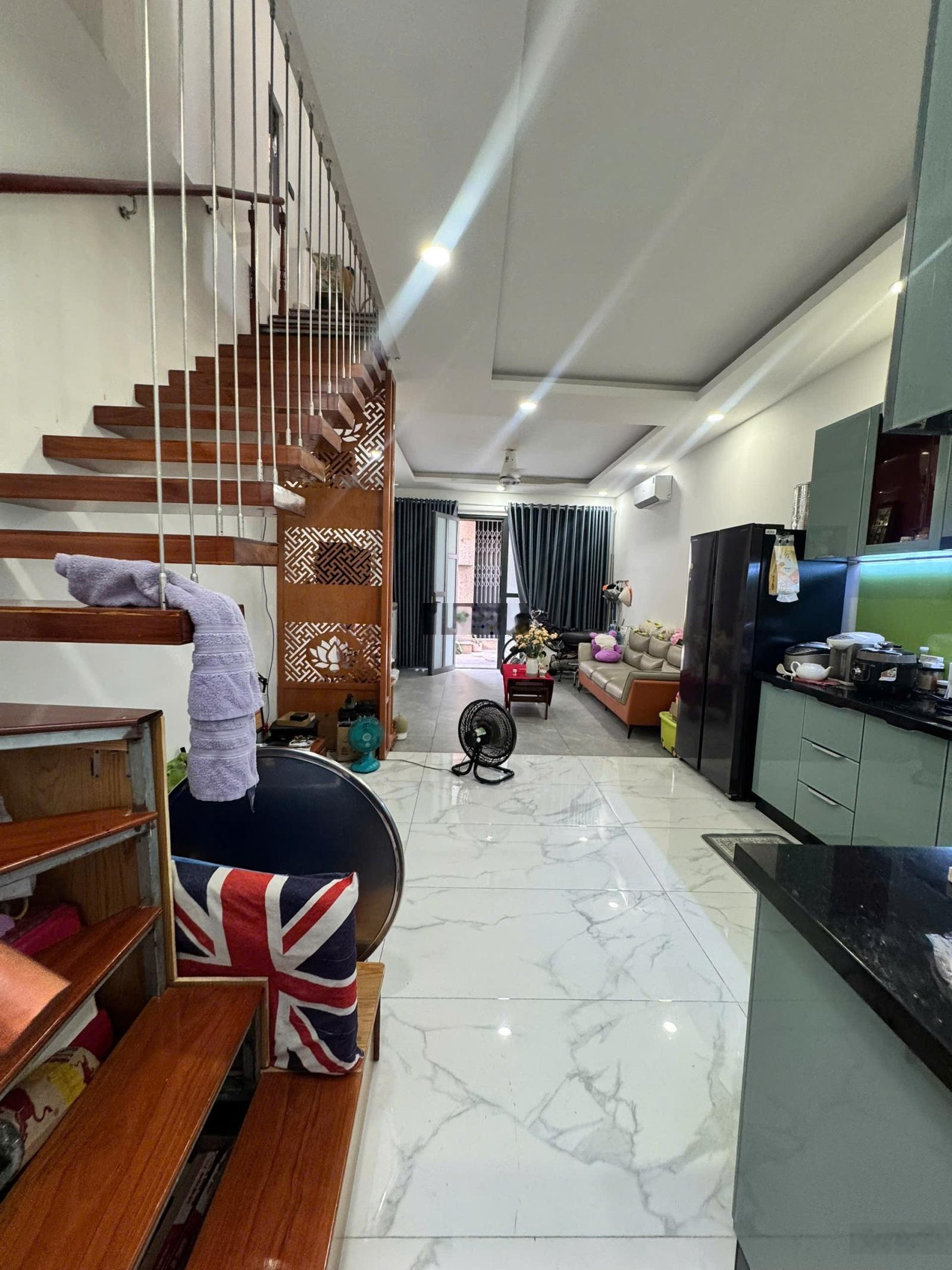 Bán nhà hẻm thông Lạc Long Quân phường Minh Phụng Quận 11 cũ. 4,5x10m 1 lầu. 2PN 2WC giá 5,5 tỷ