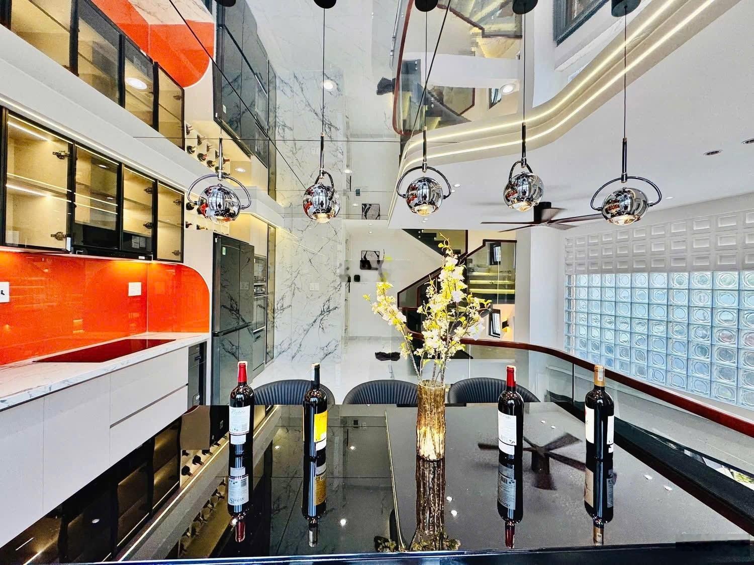 1 căn siêu vip đầu tư dòng tiền căn hộ dịch vụ bạch đằng 91m thu nhập 65tr/tháng 5 tỷ 450 shr