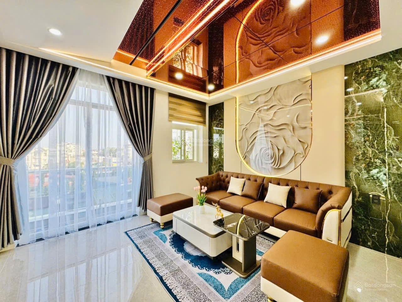 Nhà đẹp cần bán gấp tại Nguyễn Đình Chính, P.11 Phú Nhuận. Giá:4,7tỷ. DT:85m2. 5Tầng. Sổ Hồng Riêng