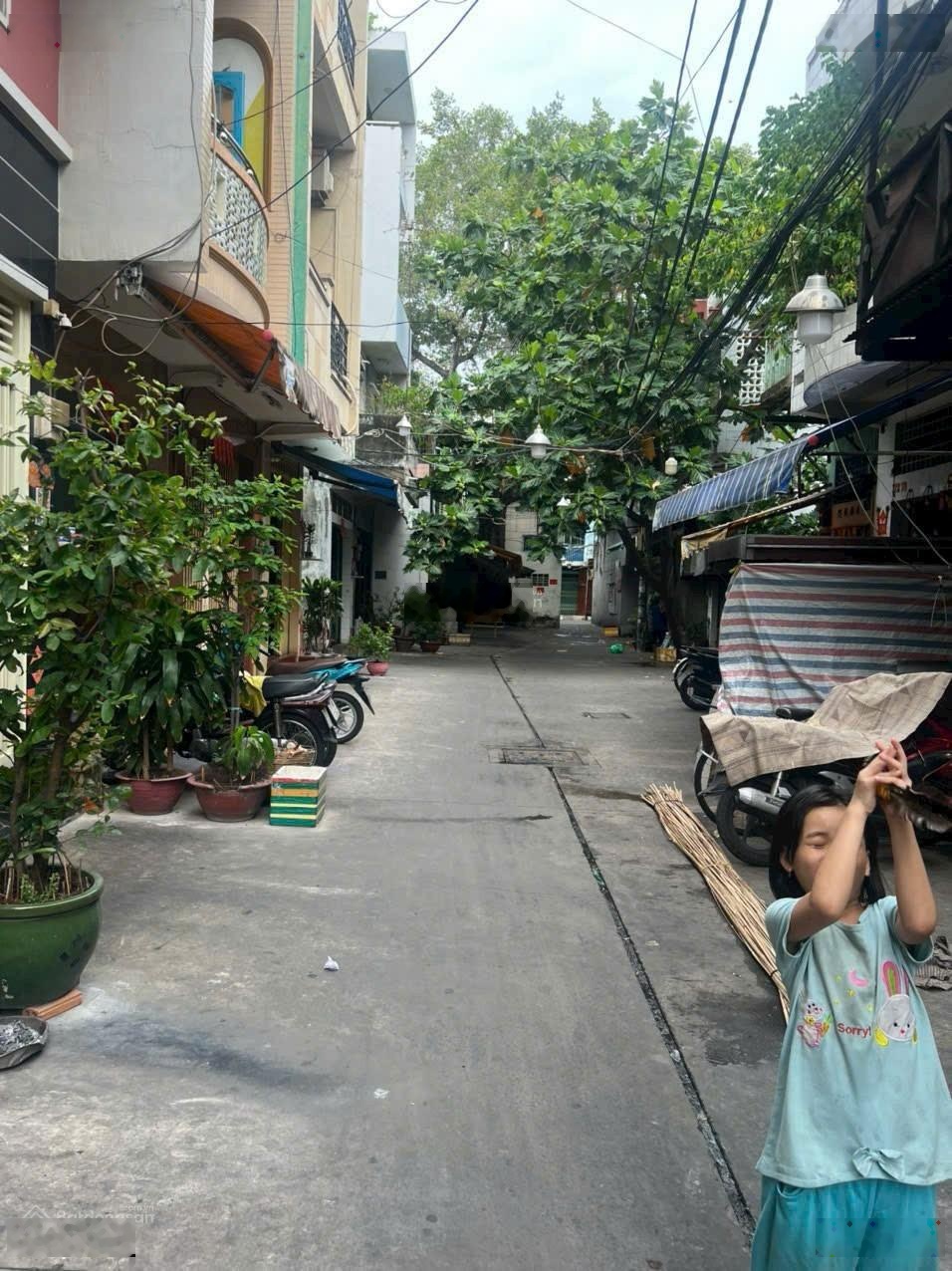 Kẹt tiền chính chủ cần bán gấp nhà hẻm 8m tạ uyên, p.7, q.11 giá tốt chỉ 4,x tỷ (x mẫu giáo)