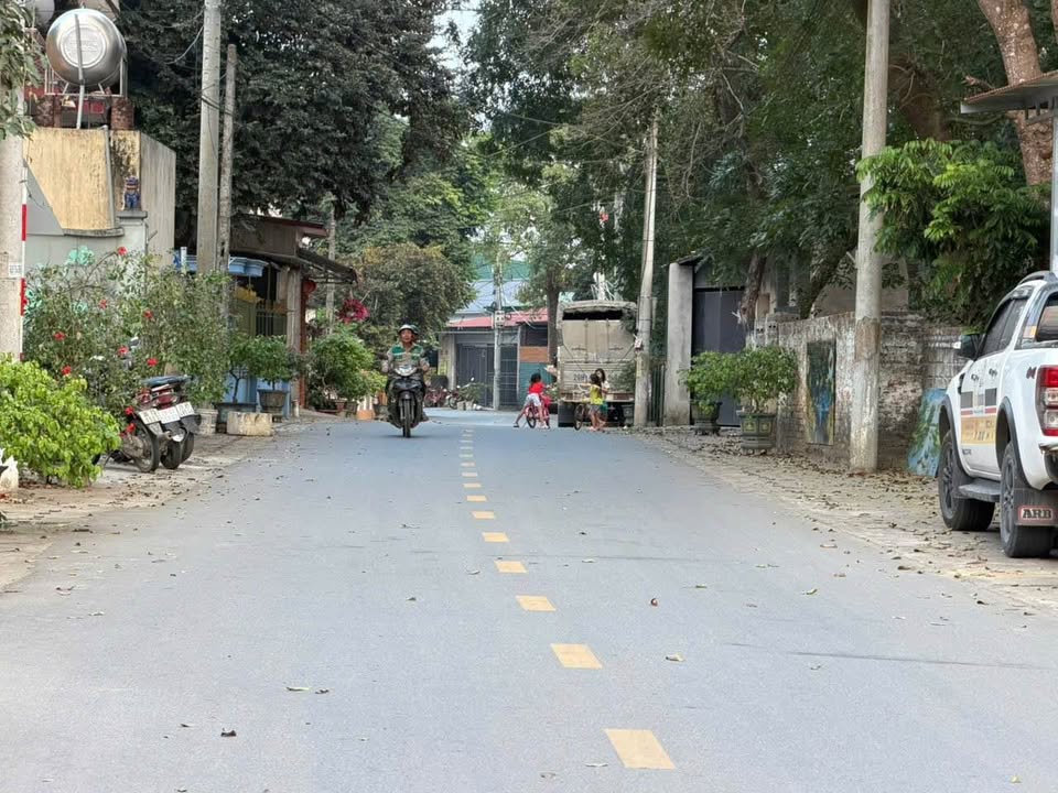 Bán nhà vườn diện tích 1200m2, giá rẻ tại khu vực Sơn Tây, Hà Nội