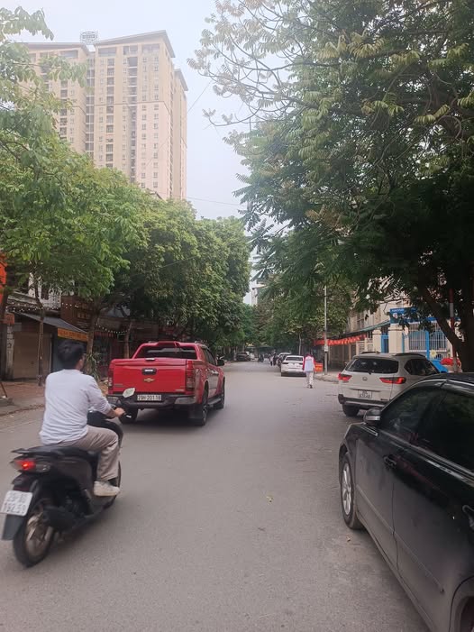 Bán nhà phố Lê Hồng Phong, Hà Đông, ngõ ô tô tránh, gần Metro Hà Đông