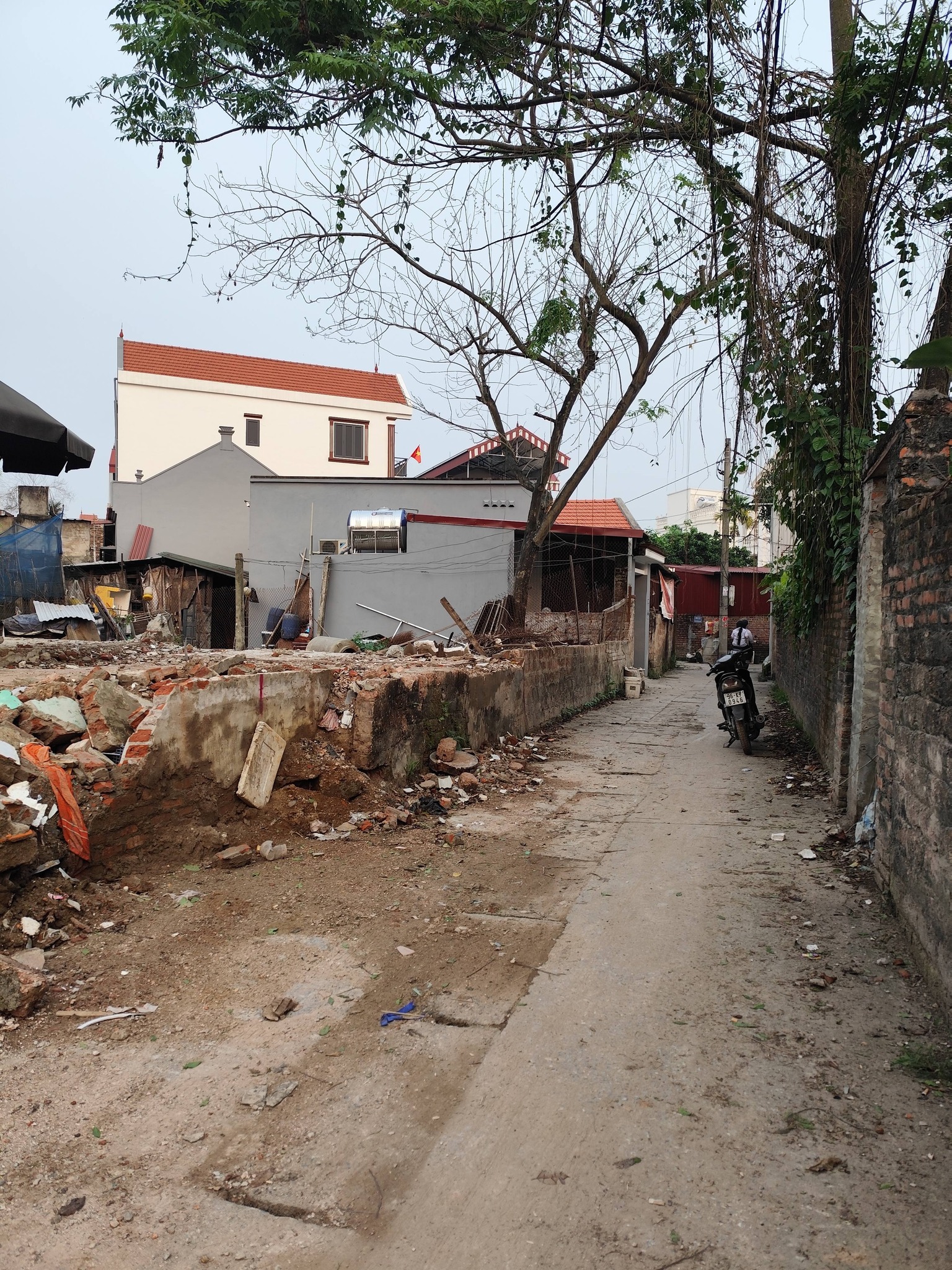 Bán đất Yên Nghĩa trong đê, ô tô vào nhà, diện tích 50m2