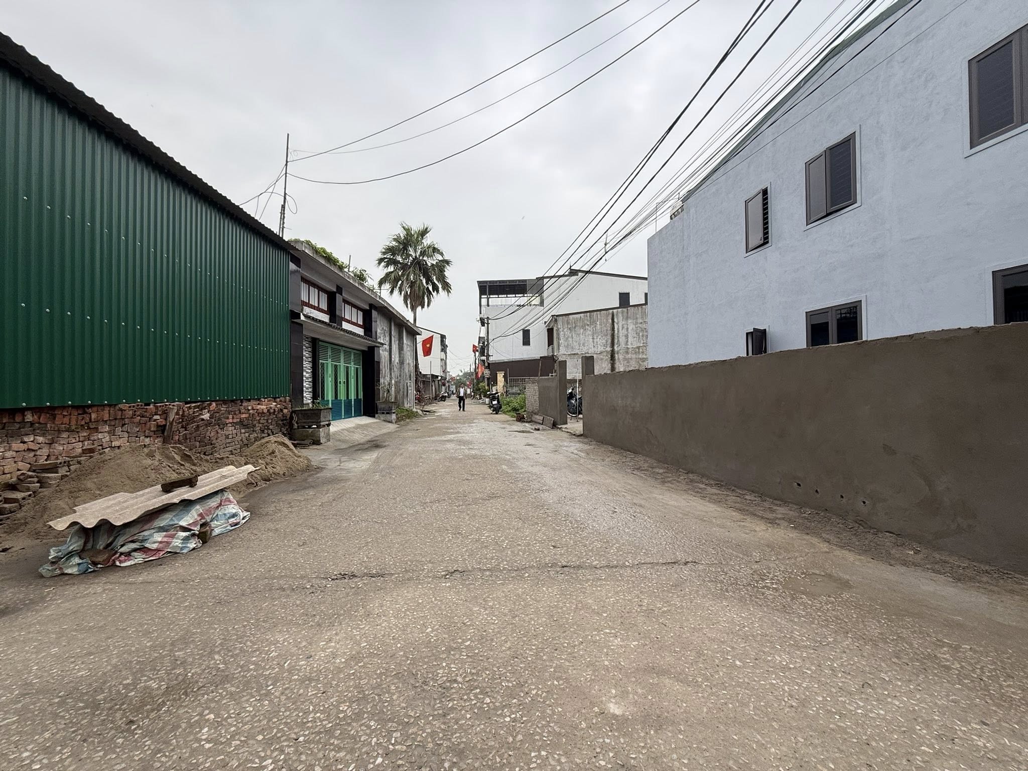 Bán lô đất sát đường 72m, gần Visip thuộc phường Hưng Đông (cũ) đường 5m thông, mặt tiền 5m cân đối