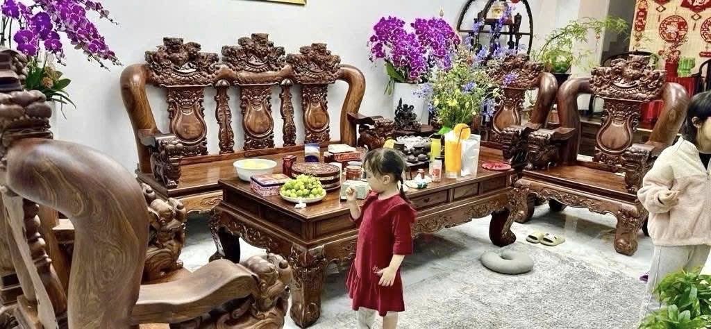 Bán nhà phố Cầu Giấy, nhà phân lô, đường thông các ngả, giá 10.6 tỷ