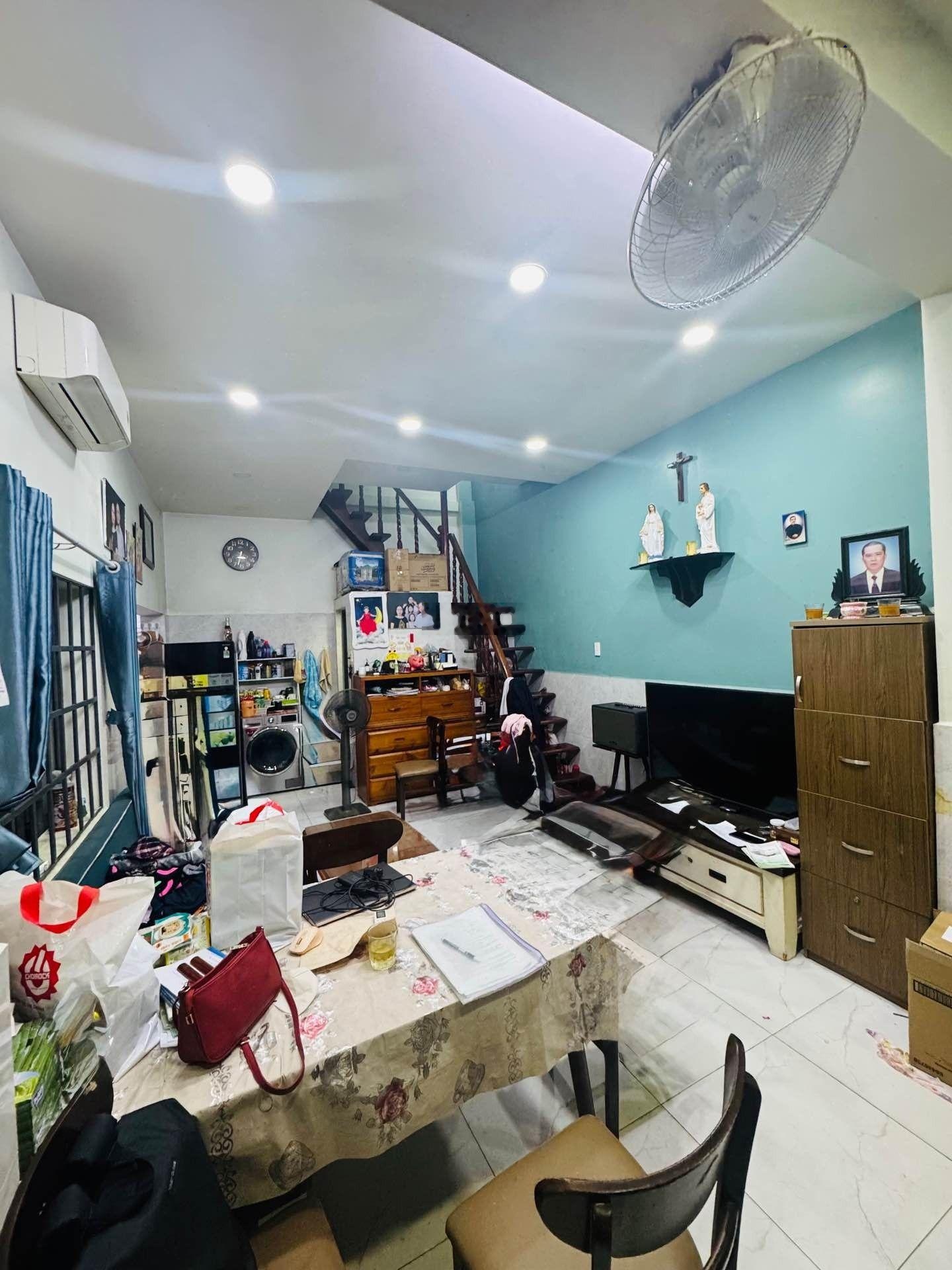 Mặt tiền tống văn hên tân bình,8m x 6m vuông vức công nhận đủ 48m chỉ nhỉnh 5 tỷ