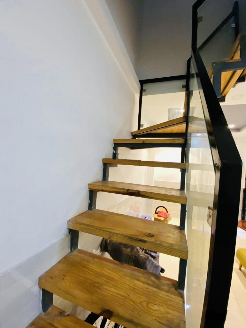 2.85 tỷ sát mặt tiền- 22m-3 phòng ngủ- nhà hoàng văn thụ gần lăng cha cả.