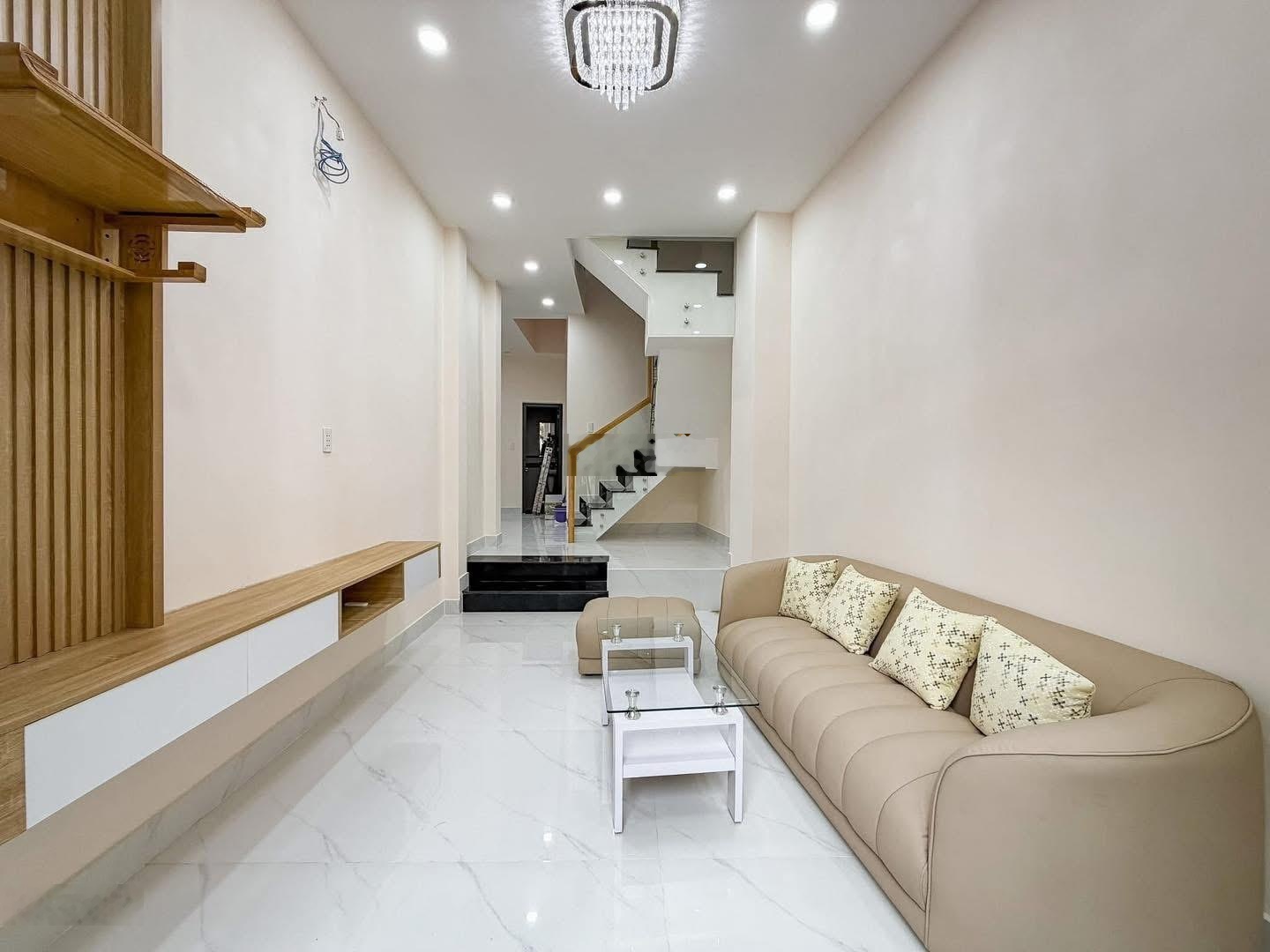 Nhà đẹp, hẻm 1/ ngay Thăng Long, Tân Bình. DT: 56m2 / 3 Tỷ 380. Hẻm xe hơi 4.5m. LH: 0926299735