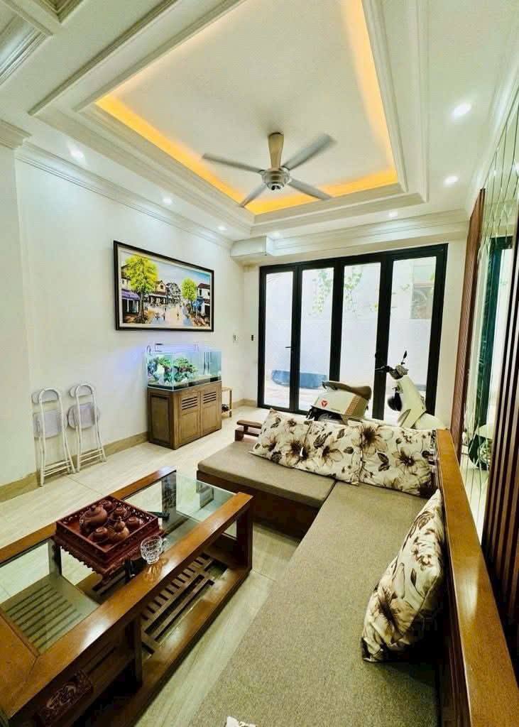 Bán nhà riêng quận Long Biên, thành phố Hà Nội, giá 12,6 tỷ