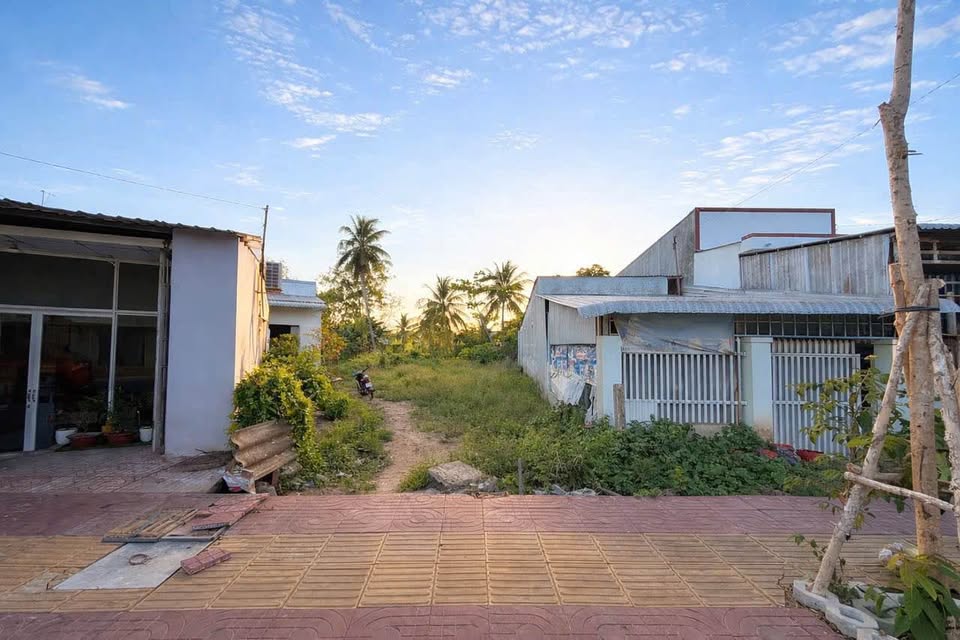 Bán nhà riêng huyện Long Hồ, tỉnh Vĩnh Long, giá 11 triệu/m2