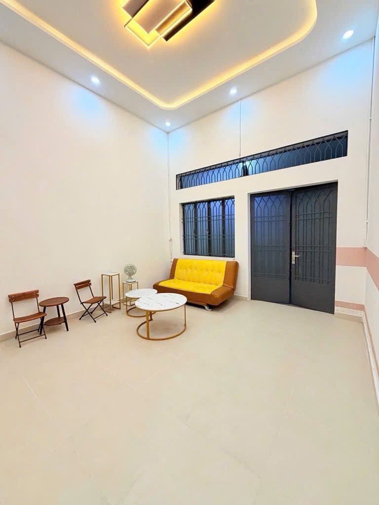 Bán nhà Tân Bình, gần chợ Phạm Văn Bạch