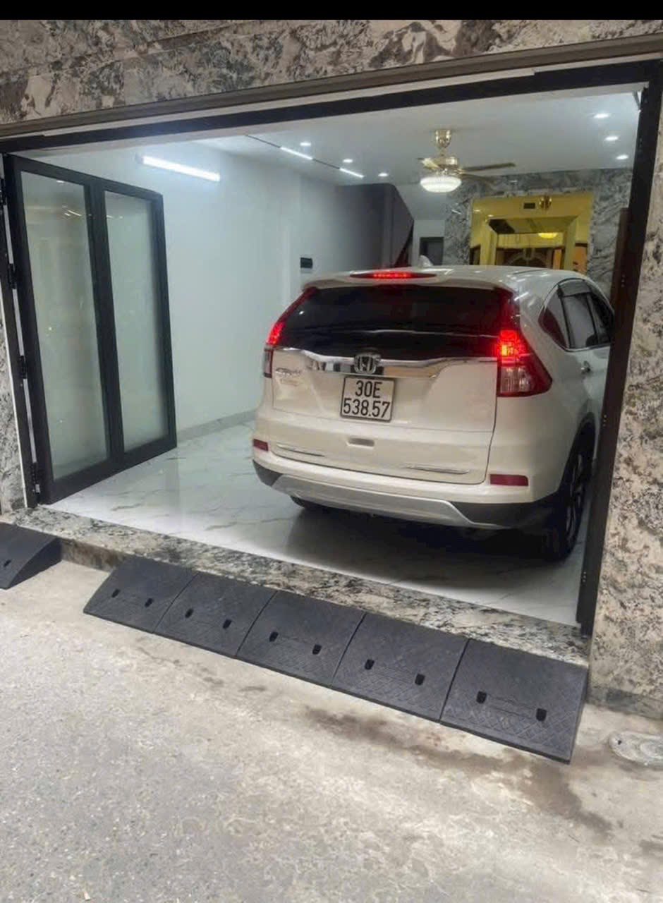 Bán nhà phố Lạc long Quân, Tây Hồ, gara, kinh doanh