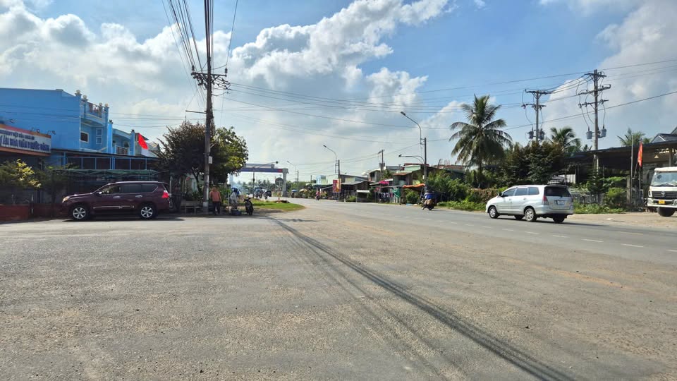 Cần bán gấp đất thổ cư mặt tiền Quốc lộ 50