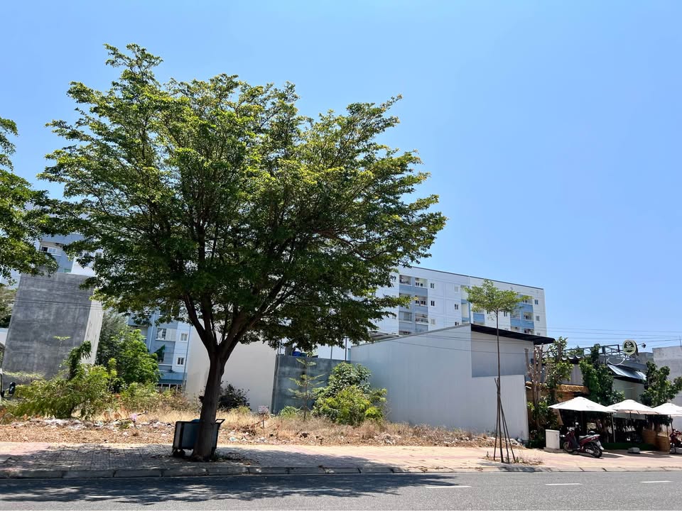 Bán đất thổ cư mặt tiền đường Trương Văn Ly, vị trí đẹp, gần biển, giá 3.75 tỷ