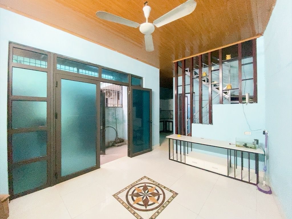 Bán đất tặng nhà 3 phòng ngủ tại An Khánh, ngay Học viện Chính sách