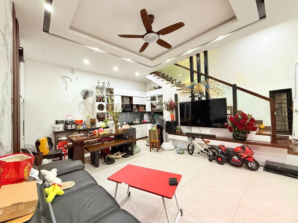 Bán nhà riêng quận Thanh Xuân, thành phố Hà Nội, giá 13 tỷ