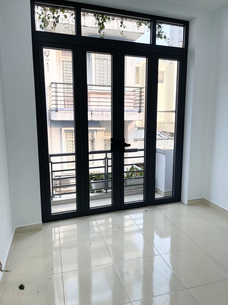 Lên sóng nhà ngay vòng xoay Lê Đại Hành 4 tầng hẻm xe hơi đổ cửa 5,6 tỷ (TL mạnh)