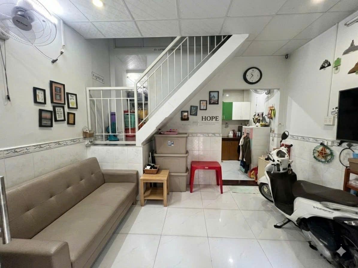 Nhà mới 3 tháng 2 - DTSD 62m2 - SHR vuông vức - trung tâm quận 11 - 80m ra mặt tiền - giá 4 tỷ