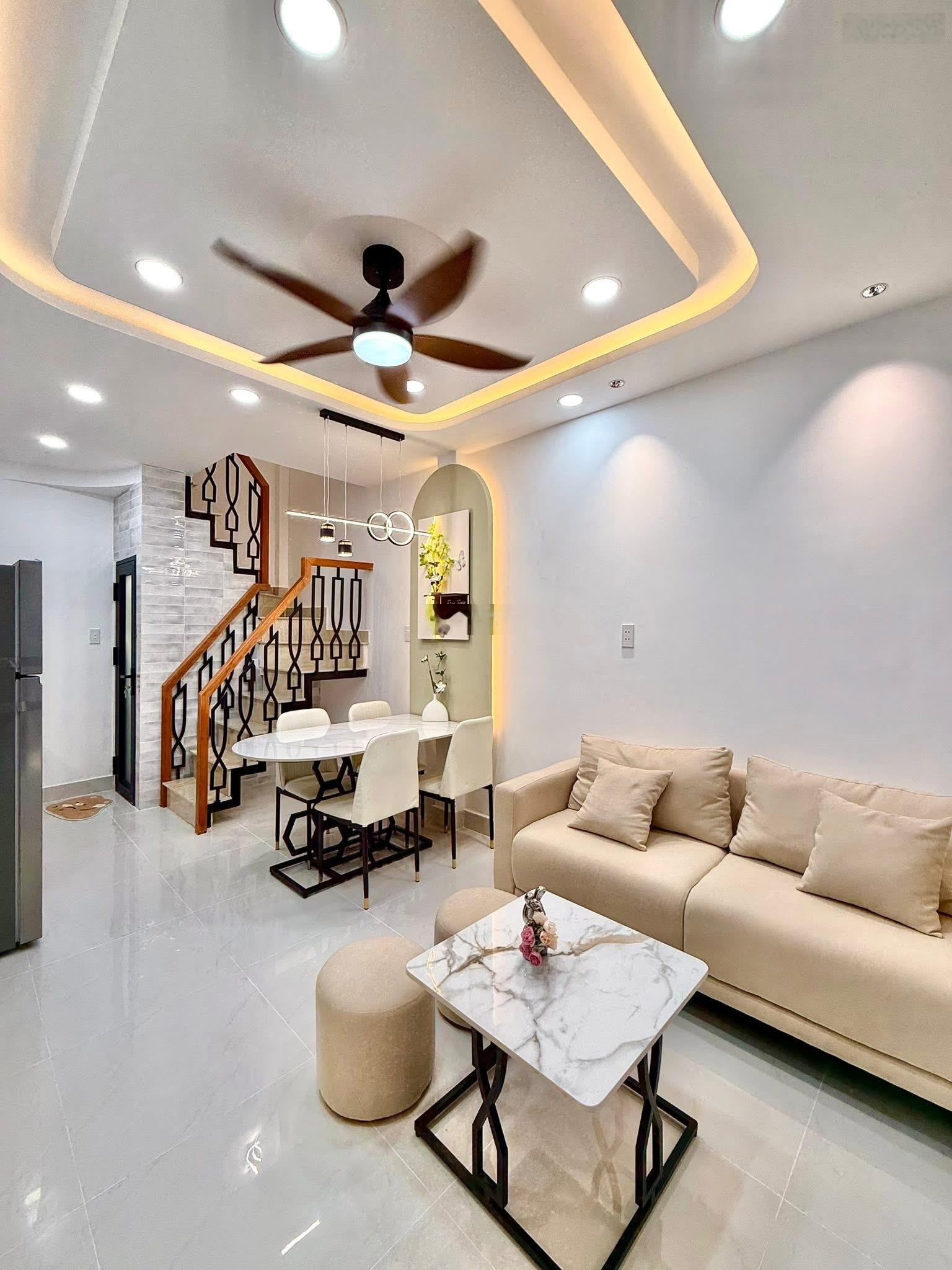 Bán nhà Hoàng Diệu Quận 4 - hẻm ôtô - 4 Tầng - 4 tỷ - 21m2 - Nhà mới xây full nội thất