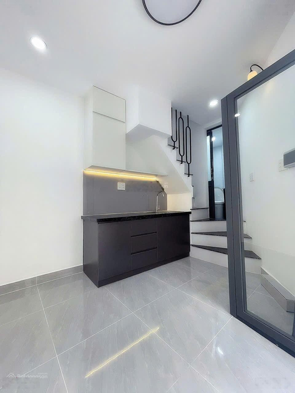 Xuất cảnh bán gấp - Bán nhà Âu Cơ 12m² 2 tầng - 2.3 tỷ