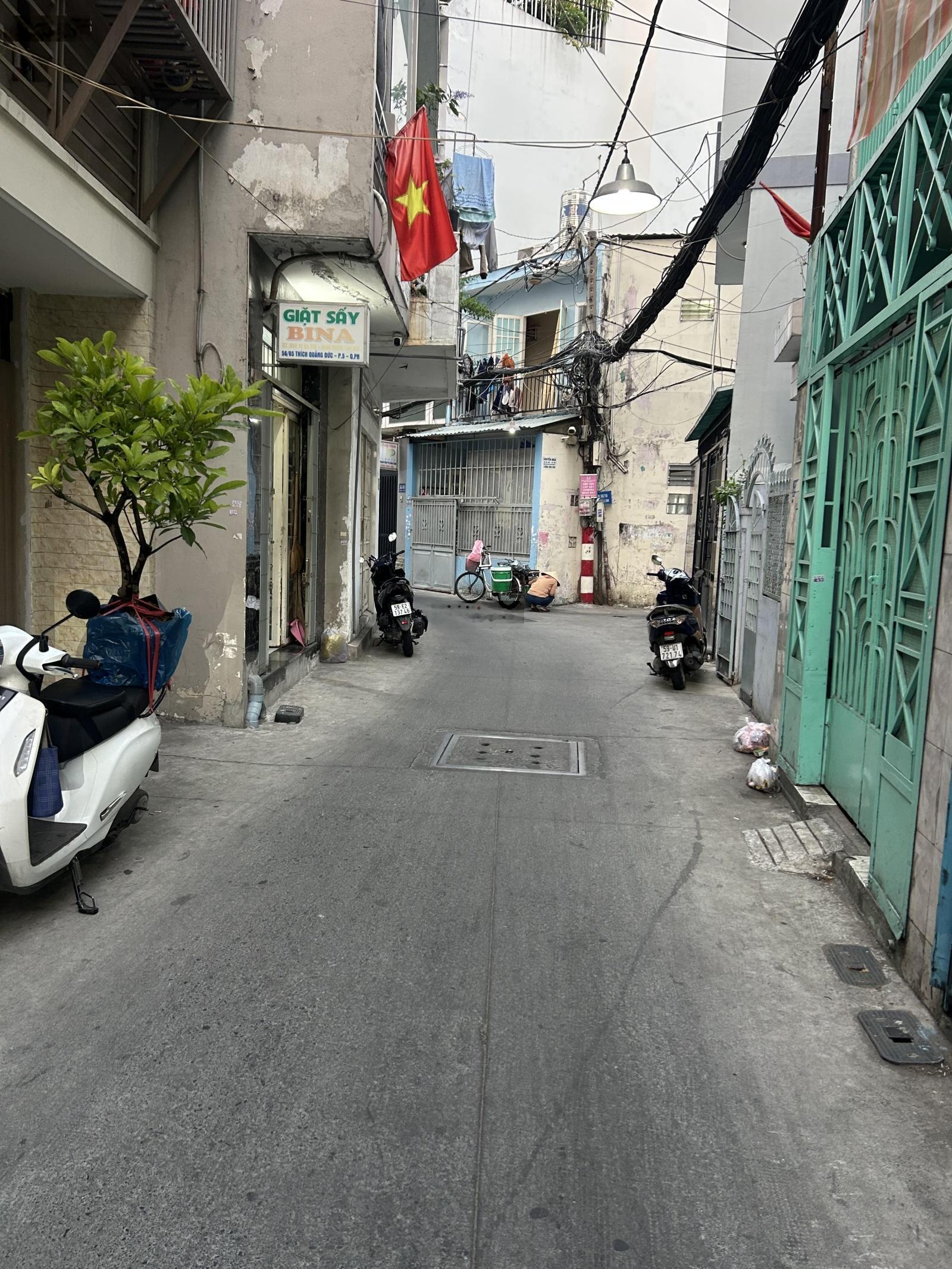 Bán nhà hẽm xe hơi đường Thích Quảng Đức - Phú Nhuận