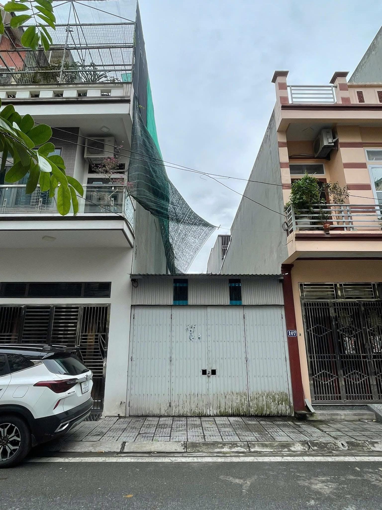 Bán đất quận Long Biên, thành phố Hà Nội, giá 3,34 tỷ