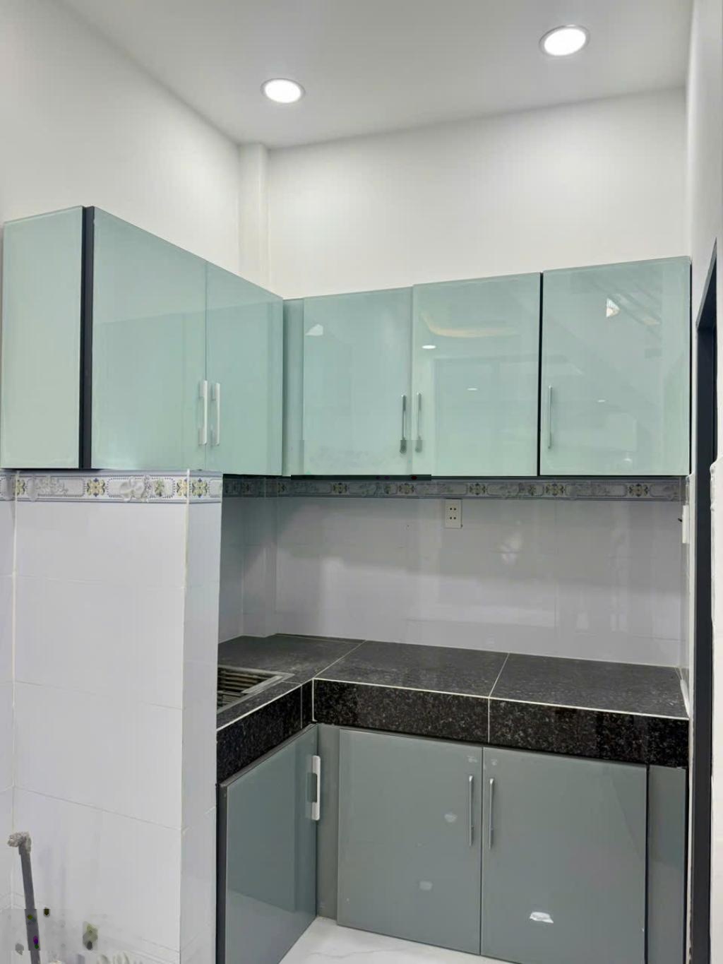 Chỉ 2.4 tỷ 26m² (3.2 x 8) quận 8, không quy hoạch, sổ hồng đầy đủ, 2 tầng hoàn công DTSD 52m²