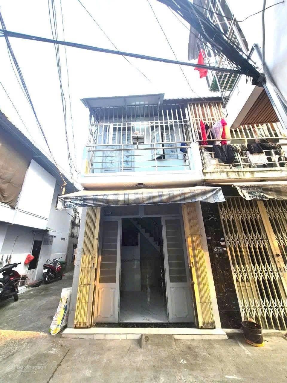 Nhà bán ấp 1 xã Bình Hưng. DT 3m5x4m5 1 lầu căn góc 1 phòng ngủ 1 tolet. Hẻm Hương Quê