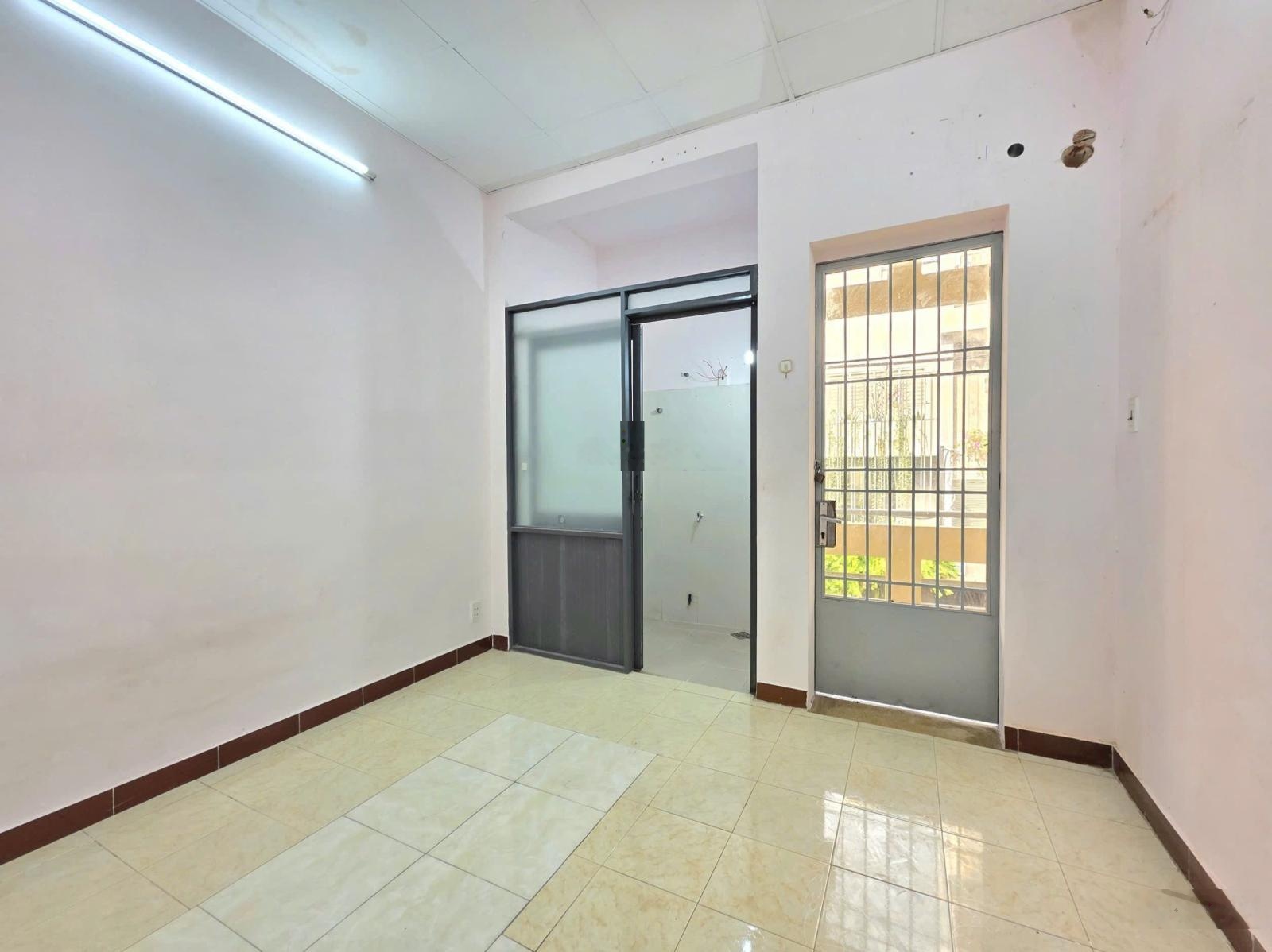 #tânbình hxh thông bàu cát gần ga t3 + metro có thể xây thêm tầng 31m 5.6 tỷ tl.