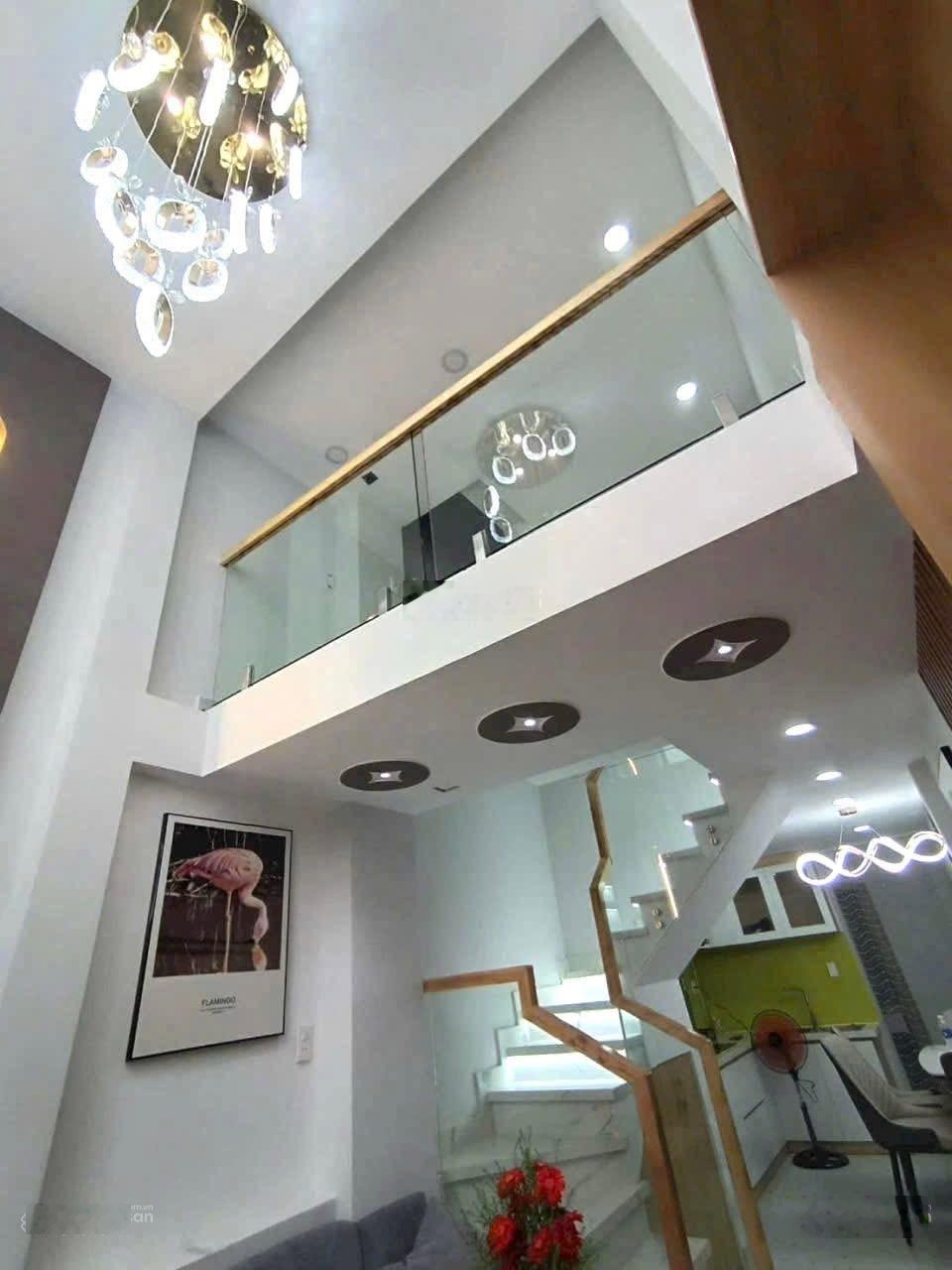 em Hào 0902811694- 2tỷ2 Nhà Hoàng Văn Thụ, Dt 4 x 12m (48m²) 1 trệt 1 lầu 3 phòng ngủ - sổ đỏ